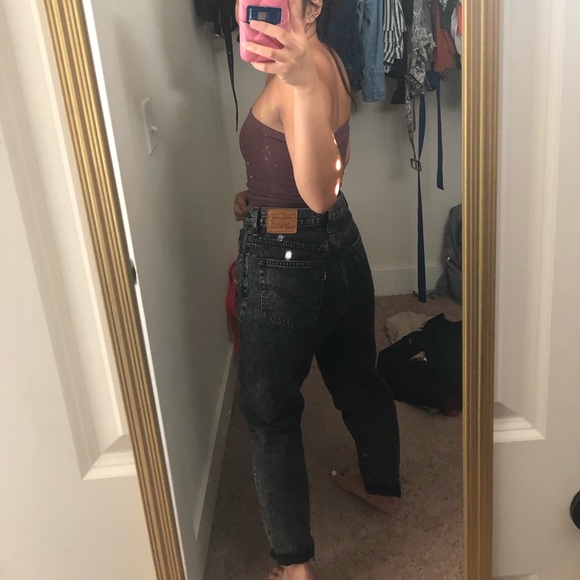 Dark wash Levi’s mom jeans - Picture 1 of 4